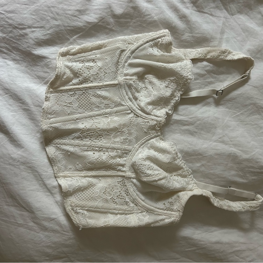 Elegant Lace Bralette in Cream